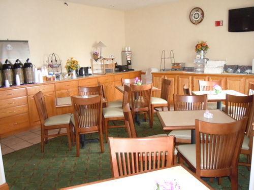 Country Inn & Suites By Radisson, Marion, Oh Restoran gambar